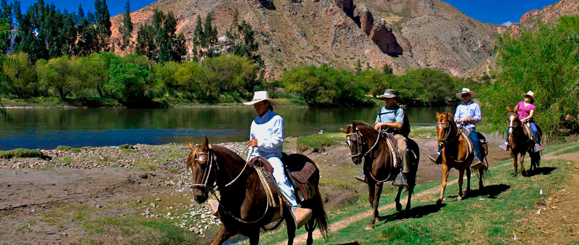 cabalgata-en-sacsayhuaman